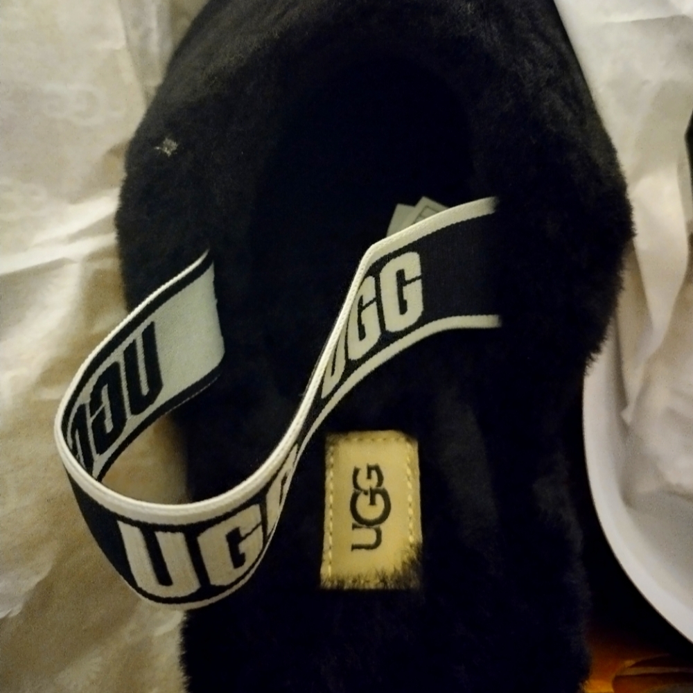 Brand new ugg fluff yea slippers